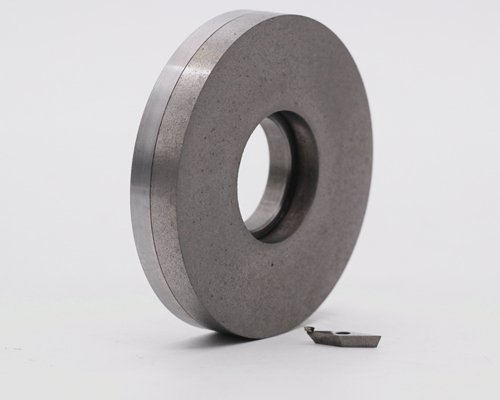 Rectificado ultrapreciso de herramientas de corte monocristalinas